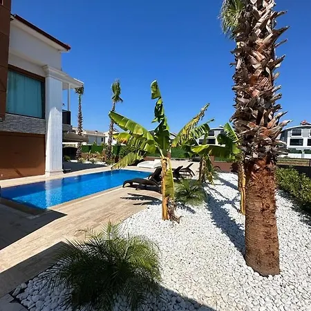 Lion Cage מלון 4*
