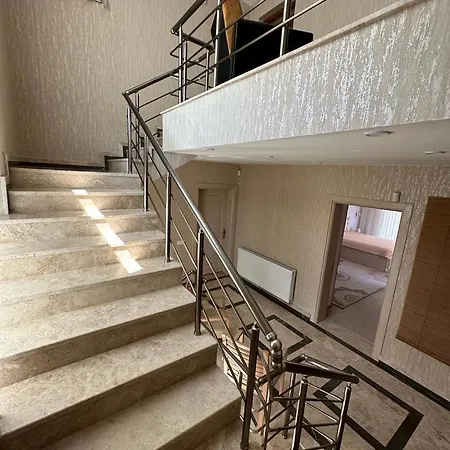 Szálloda Lion Cage 4*